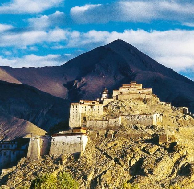 gyantse tibet himalaya