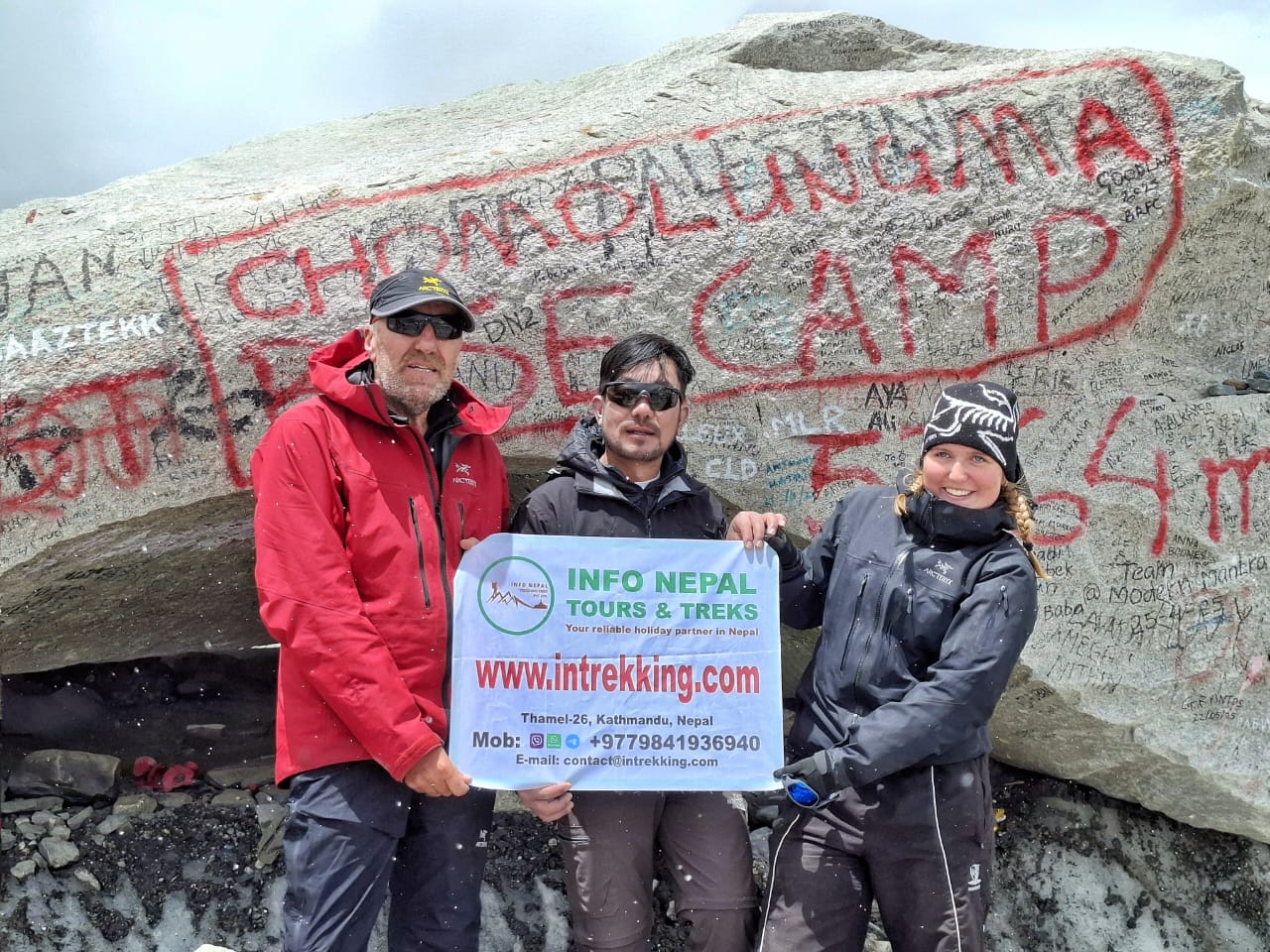 Hire Guides and Porters for Everest Base Camp