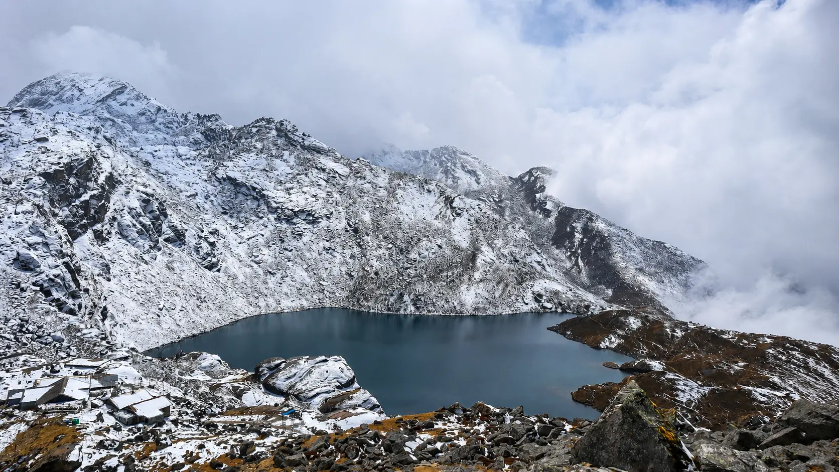 Gosaikunda Trek Guide : Itinerary, Best Time, Cost & Permits